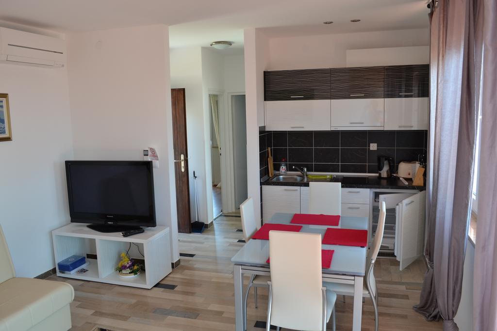 Apartments Lungomare Umag Szoba fotó